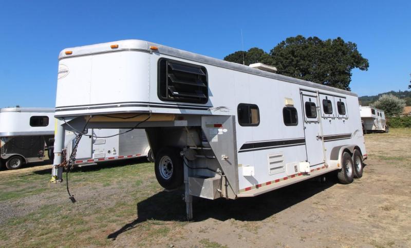 2000 Sundowner TRAILBLAZER II - 3 HORSE TRAILER - LIVING QUARTERS 2000 Sundowner TRAILBLAZER II - 3 HORSE TRAILER - LIVING QUARTERS