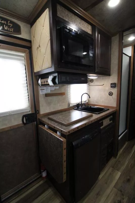 used Horse Trailers Trails West Manufacturing  for sale, in Woodland, WA Thumbnail 8