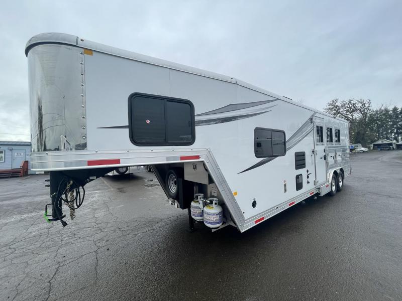2022 Frontier Strider Series Combo/Slant 2 Horse Trailer Horse
