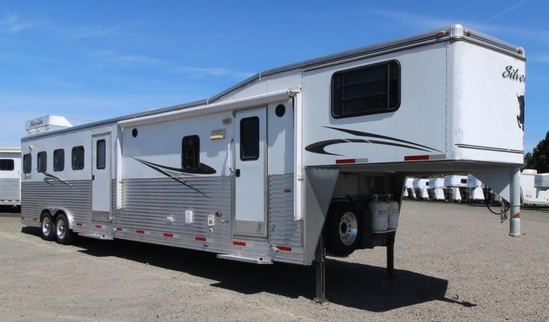 2007 Silver Lite 12FT SW 4 HORSE TRAILER -LIVING QUARTERS- 4FT MIDTACK - SLIDE OUT - REAR RAMP 2007 Silver Lite 12FT SW 4 HORSE TRAILER -LIVING QUARTERS- 4FT MIDTACK - SLIDE OUT - REAR RAMP