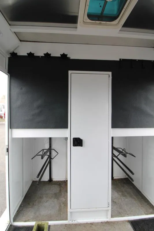 used Horse Trailers Trails West Manufacturing  for sale, in Woodland, WA Thumbnail 4