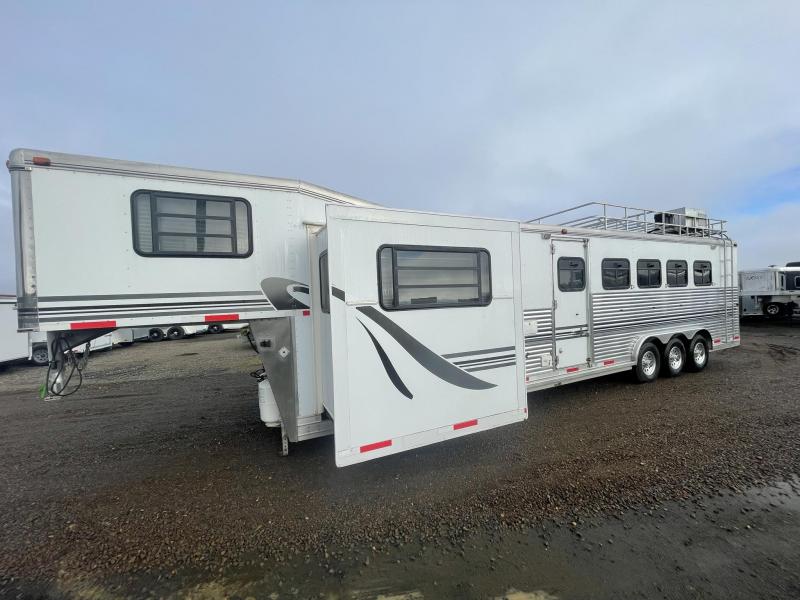 2000 Silver Lite 5H LQ Horse Trailer 2000 Silver Lite 5H LQ Horse Trailer