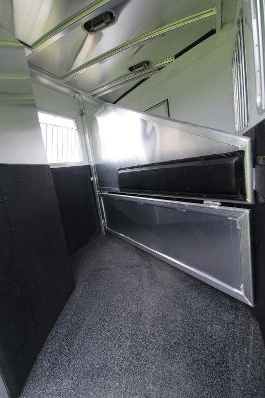 2021 Exiss Trailers ESCAPE 7208 Horse Trailer Horse Trailers For Sale 