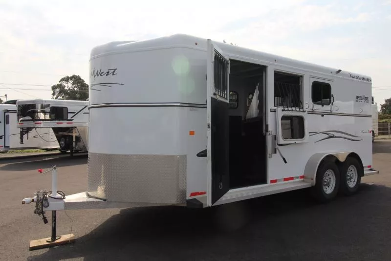 2016 Trails West Classic II SpeciaLite Aluminum Skin 3 Horse Trailer - XL Tack Room - Escape Door