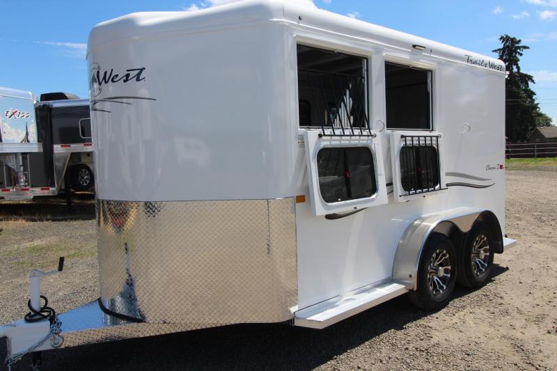 2023 Trails West Manufacturing CLASSIC II Horse Trailer Horse