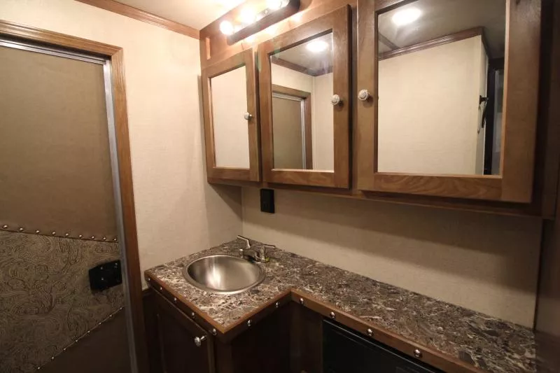 new Stock / Stock Combo Trailers SMC Horse Trailers  for sale, in Woodland, WA Thumbnail 18