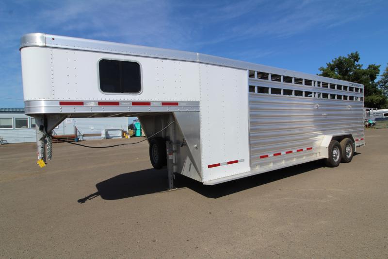 NEW 2019 Featherlite 8413 Stock Combo 24' All Aluminum Trailer - Tack Room w/ 4 Place Saddle Rack - Solid Center Gate - PRICE REDUCED NEW 2019 Featherlite 8413 Stock Combo 24' All Aluminum Trailer - Tack Room w/ 4 Place Saddle Rack - Solid Center Gate - PRICE REDUCED