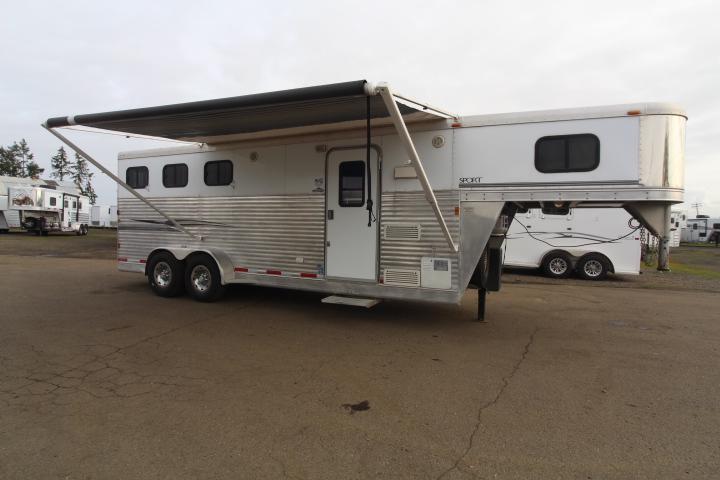 2006 Exiss 3H 6' Short Wall LQ Horse Trailer-Insulated Horse Area- 2006 Exiss 3H 6' Short Wall LQ Horse Trailer-Insulated Horse Area-