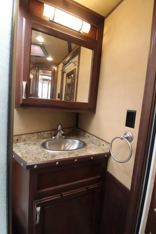 used Horse Trailers Featherlite  for sale, in Woodland, WA Thumbnail 15