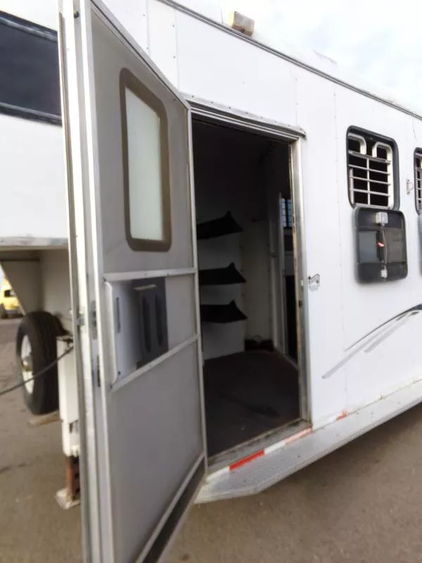 used Horse Trailers Charmac Trailers  for sale, in Albany, OR Thumbnail 11
