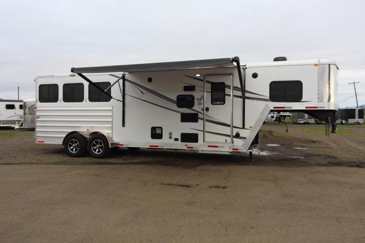 2021 Merhow Trailers 7309 3H-9' LQ-Insulated Horse Area-Console Sofa 2021 Merhow Trailers 7309 3H-9' LQ-Insulated Horse Area-Console Sofa