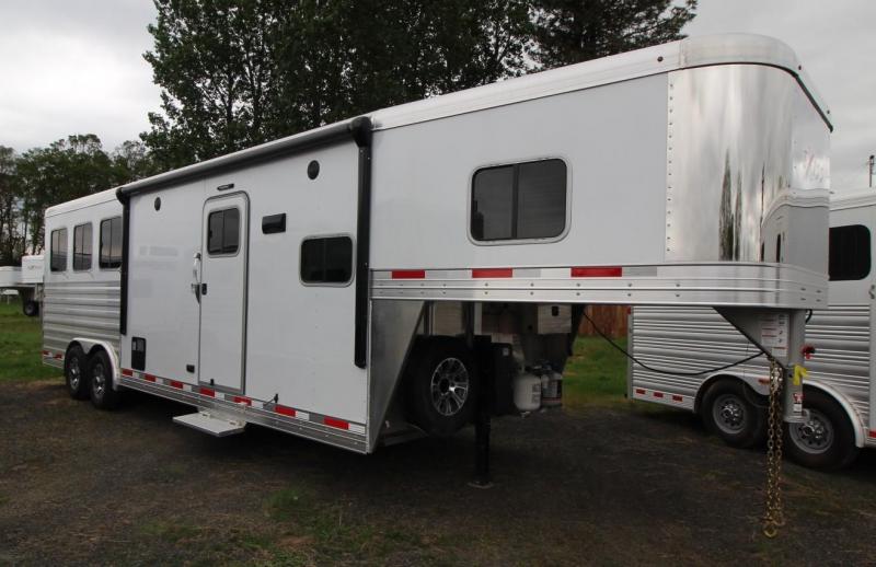2021 Exiss Trailers ENDEAVOR 8310 - EASY CARE FLOORING - STUD DIVIDER Horse Trailer 2021 Exiss Trailers ENDEAVOR 8310 - EASY CARE FLOORING - STUD DIVIDER Horse Trailer