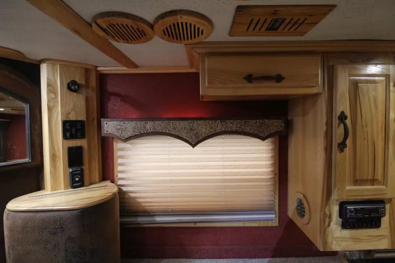 used Horse Trailers Sundowner Trailers  for sale, in Woodland, WA Thumbnail 19