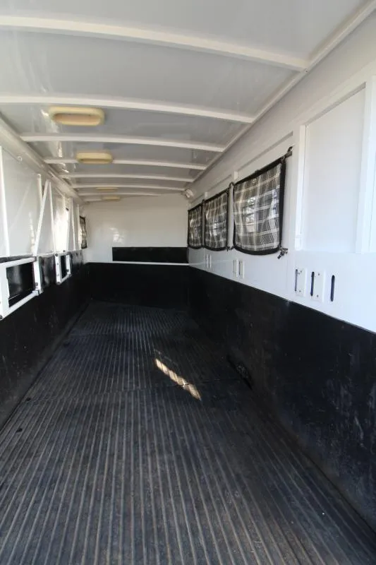 used Horse Trailers Logan Coach  for sale, in Woodland, WA Thumbnail 11