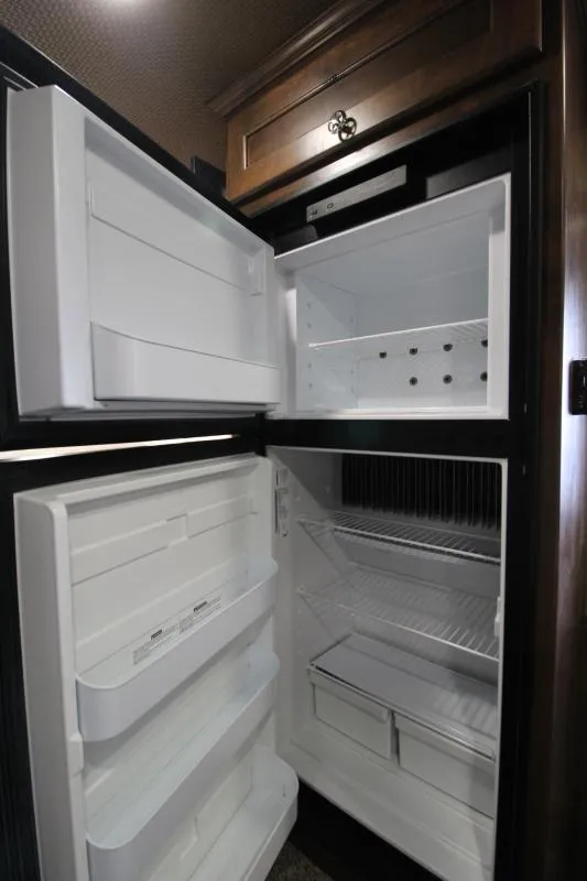 used Horse Trailers Merhow Trailers  for sale, in Woodland, WA Thumbnail 7