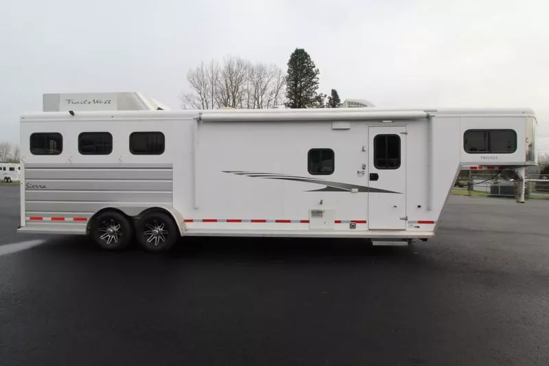 used Horse Trailers Trails West Manufacturing  for sale, in Woodland, WA Thumbnail 26