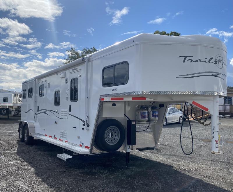 2019 Trails West Classic 10x10 LQ - Side Tack - 2 Horse Trailer 2019 Trails West Classic 10x10 LQ - Side Tack - 2 Horse Trailer