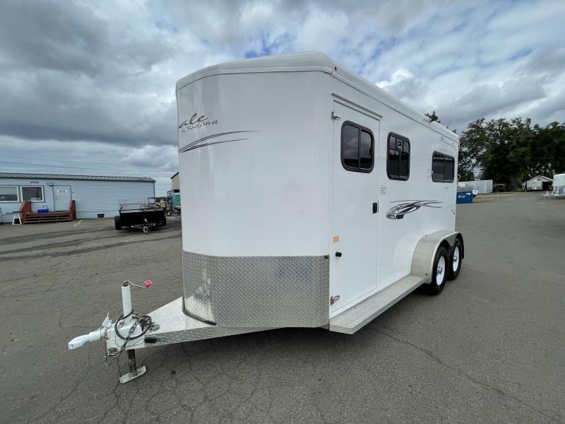 2018 Trails West Manufacturing Royale SXST - 7'5'' Tall - Ramp - Pass thru Door - Water Tank - Mangers 2018 Trails West Manufacturing Royale SXST - 7'5'' Tall - Ramp - Pass thru Door - Water Tank - Mangers