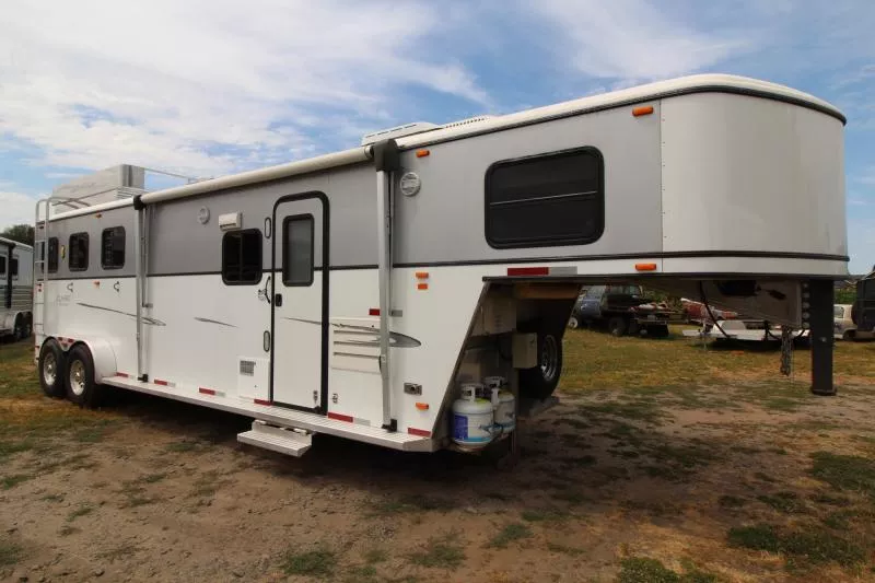 used Horse Trailers Classic Manufacturing  for sale, in Woodland, WA Thumbnail 29