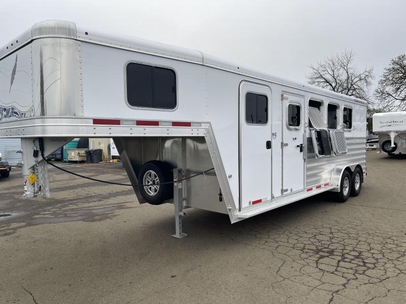 2022 Featherlite 7541 4 Horse Gooseneck - Drop Down Windows & Bars - Escape Door - Foldable Rear Tack - Easy Care Floor - Adjustable Saddle Racks - Aluminum Padded Dividers - Screen Door 2022 Featherlite 7541 4 Horse Gooseneck - Drop Down Windows & Bars - Escape Door - Foldable Rear Tack - Easy Care Floor - Adjustable Saddle Racks - Aluminum Padded Dividers - Screen Door