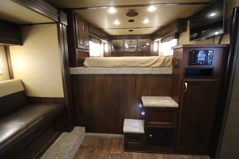 used Horse Trailers Featherlite  for sale, in Woodland, WA Thumbnail 5