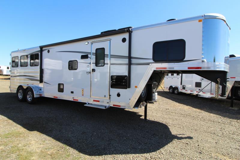 2021 Merhow 3 Horse 11' Short WallSlide Out Horse