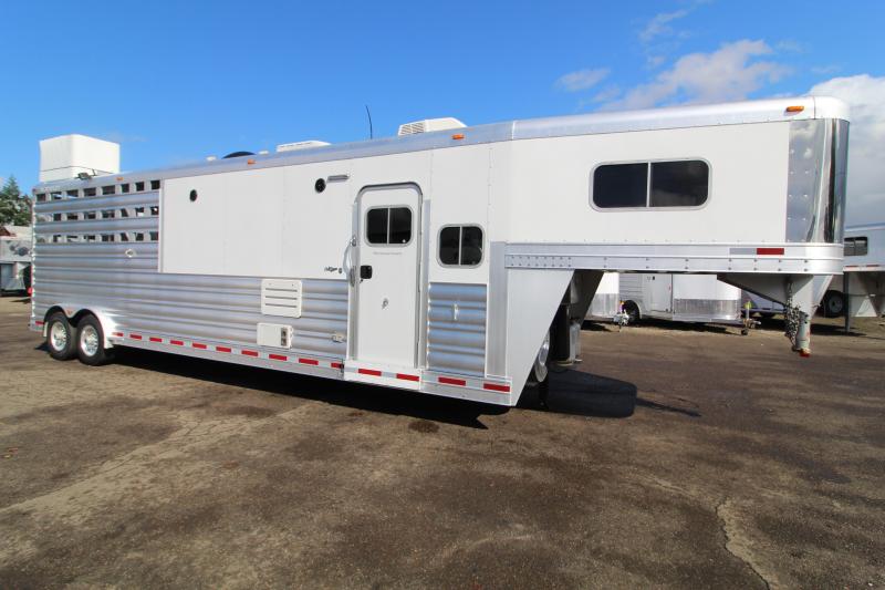 2016 Platinum Stock Combo LQ-16' Outlaw Interior Livestock Trailer 2016 Platinum Stock Combo LQ-16' Outlaw Interior Livestock Trailer
