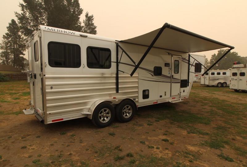 2021 Merhow 2 Horse LQ Trailer Slide Out Stud Divider