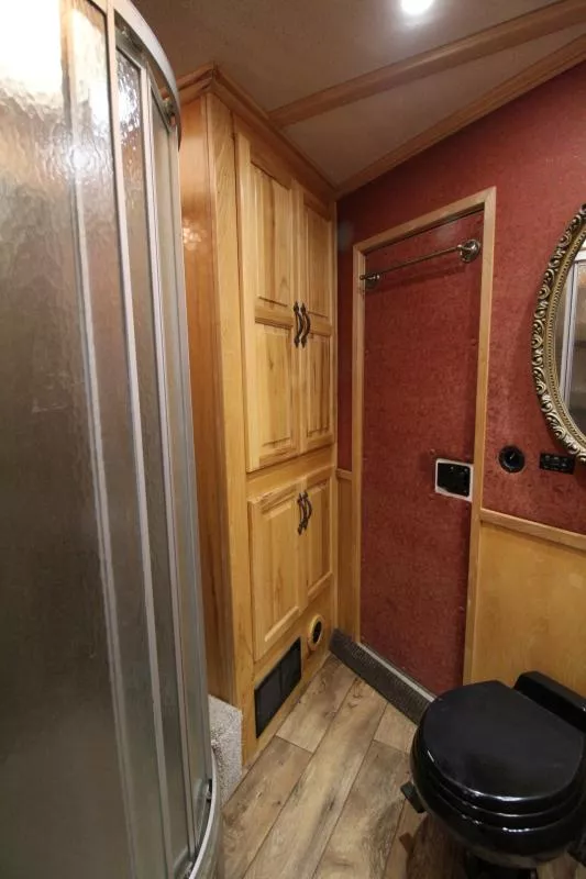 used Horse Trailers Sundowner Trailers  for sale, in Woodland, WA Thumbnail 28