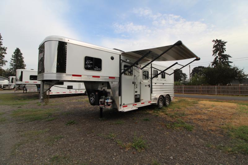 2022 Exiss Escape - 4ft SW Living Quarters - 3 Horse Aluminum Trailer 2022 Exiss Escape - 4ft SW Living Quarters - 3 Horse Aluminum Trailer
