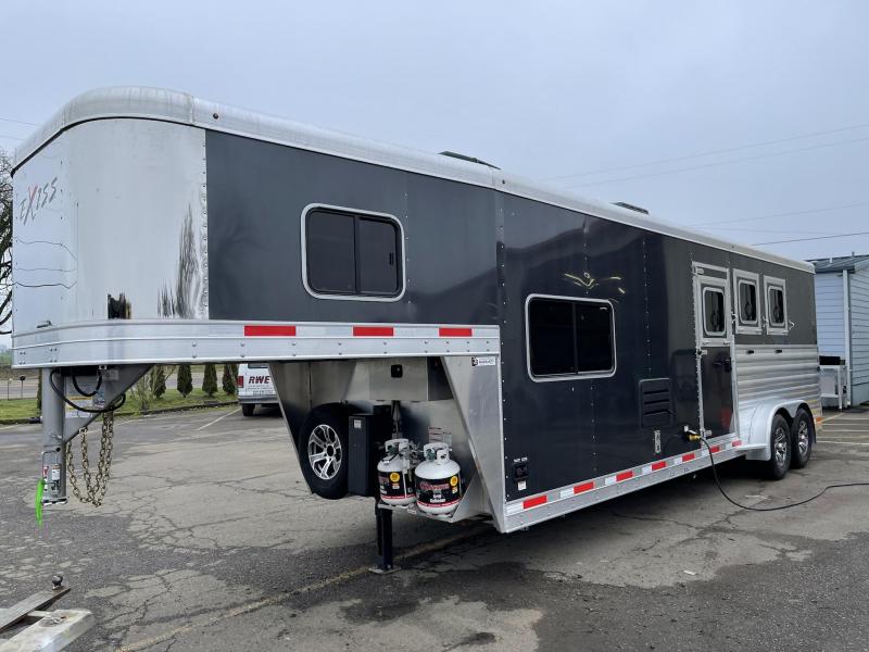 2022 Exiss Escape 7310 3 Horse Living Quarters Power Awning Escape