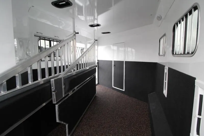 used Horse Trailers Trails West Manufacturing  for sale, in Woodland, WA Thumbnail 26