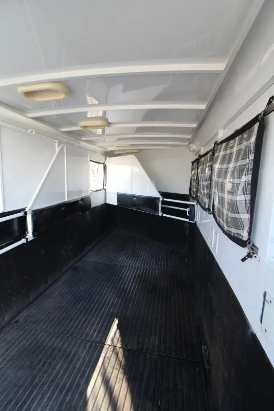 used Horse Trailers Logan Coach  for sale, in Woodland, WA Thumbnail 10