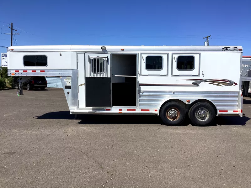 used Horse Trailers 4-Star Trailers  for sale, in Albany, OR Thumbnail 2