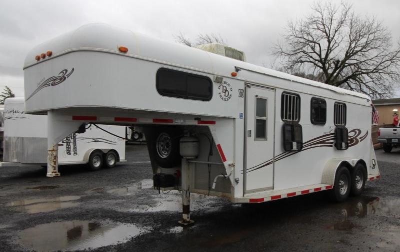 2007 Double D 3 HORSE TRAILER - WEEKENDER- DOUBLE D REAR SAFE TACK 2007 Double D 3 HORSE TRAILER - WEEKENDER- DOUBLE D REAR SAFE TACK