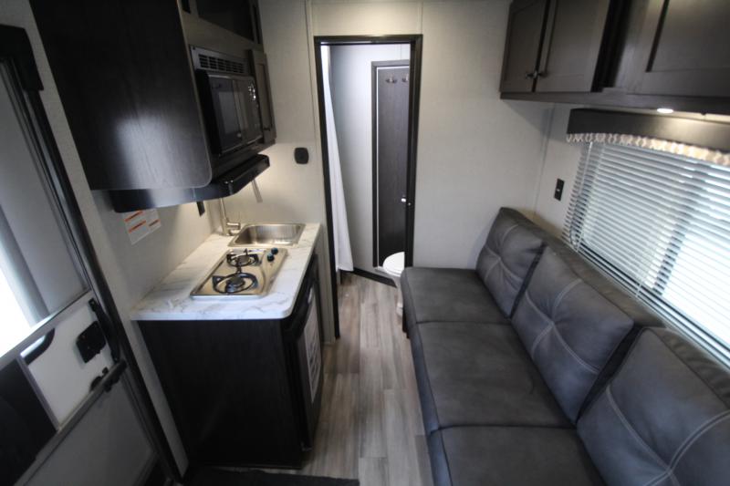 $2200 BELOW COST! NEW 2024 Bison 7206 LE 6ft SW Living Quarters 2 Horse Trailer-Exterior Water Spigot- LED Lights-Collapsible Rear Tack
