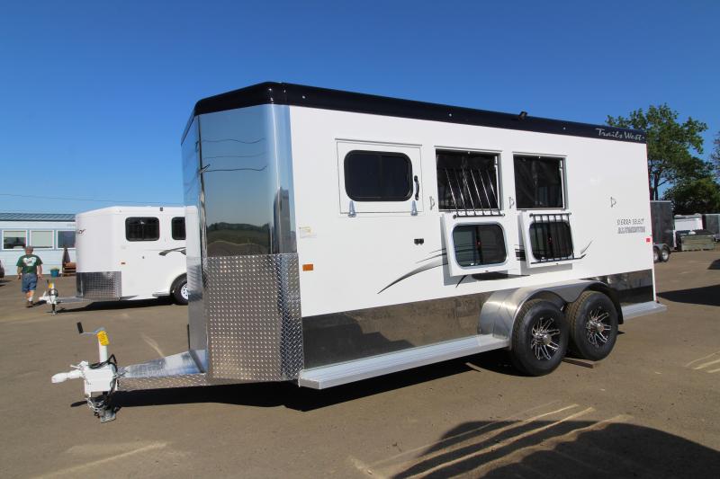 2020 Trails West Sierra Select 3 Horse Bumper Pull Trailer Vacuum