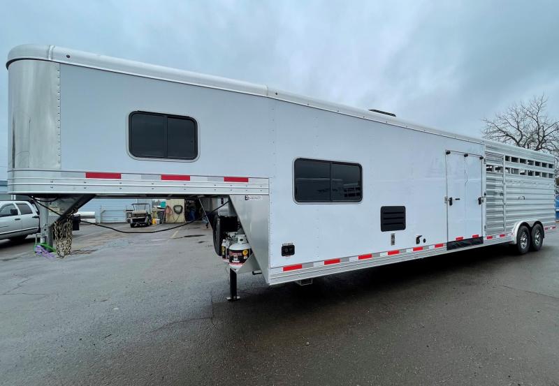 2022 Exiss Stock Combo 8032 Living Quarter Livestock Trailer Mid Tack