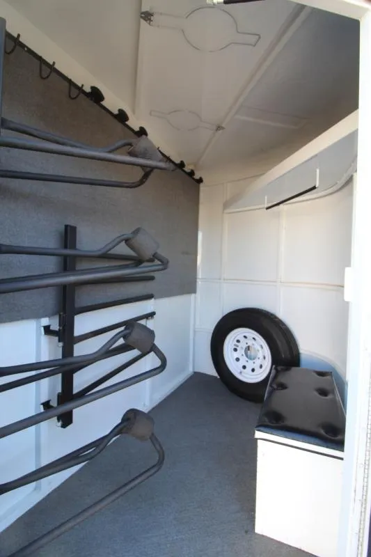 used Horse Trailers Logan Coach  for sale, in Woodland, WA Thumbnail 4