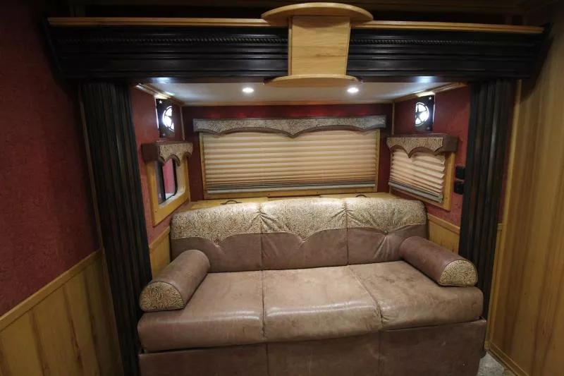 used Horse Trailers Sundowner Trailers  for sale, in Woodland, WA Thumbnail 23