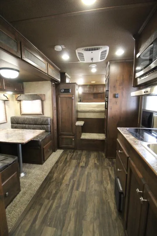 used Horse Trailers Merhow Trailers  for sale, in Woodland, WA Thumbnail 4