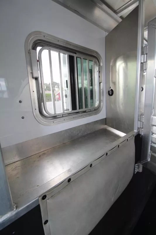 used Horse Trailers Featherlite  for sale, in Woodland, WA Thumbnail 25