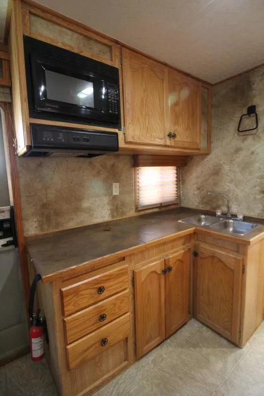used Horse Trailers Kiefer Manufacturing  for sale, in Woodland, WA Thumbnail 11