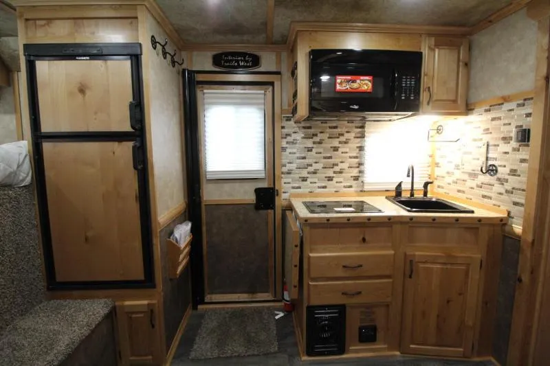 used Horse Trailers Trails West Manufacturing  for sale, in Woodland, WA Thumbnail 8