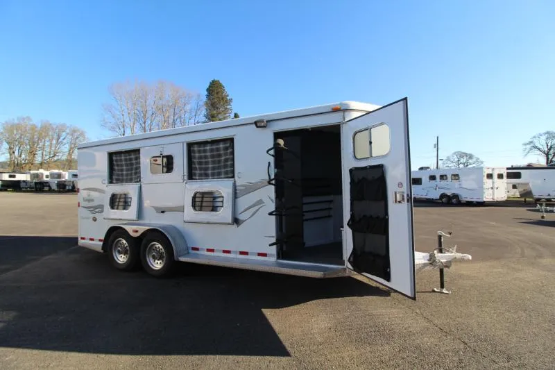 2003 Logan Coach Qualifier 100X Horse Trailer