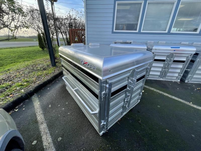2022 Exiss Stock Box 5'6" - Removable Plexiglass - Interior LED Dome Lights 2022 Exiss Stock Box 5'6" - Removable Plexiglass - Interior LED Dome Lights