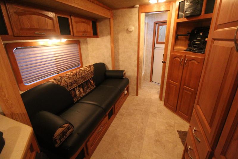2008 Lakota 2 HORSE LIVING QUARTERS TRAILER SLIDEOUT POWER AWNING