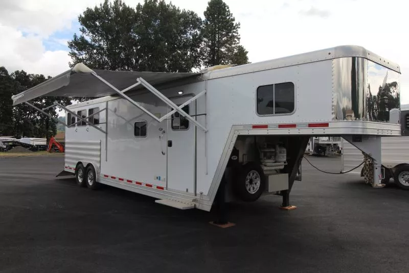used Horse Trailers Featherlite  for sale, in Woodland, WA Thumbnail 29