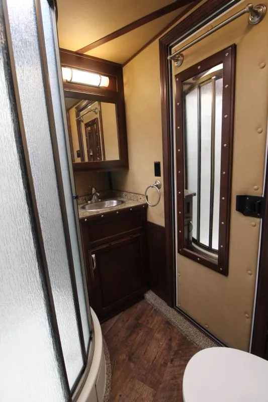 used Horse Trailers Featherlite  for sale, in Woodland, WA Thumbnail 14