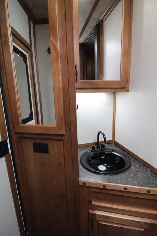 used Horse Trailers Trails West Manufacturing  for sale, in Woodland, WA Thumbnail 10